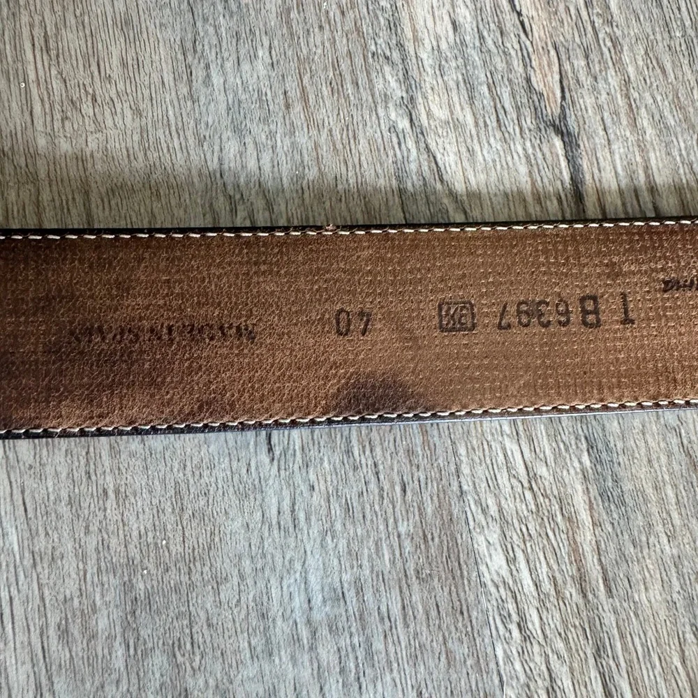 Tommy Bahama Mens Brown Black Leather Suede Belt Made in Spain Size‎ 40 TB6397